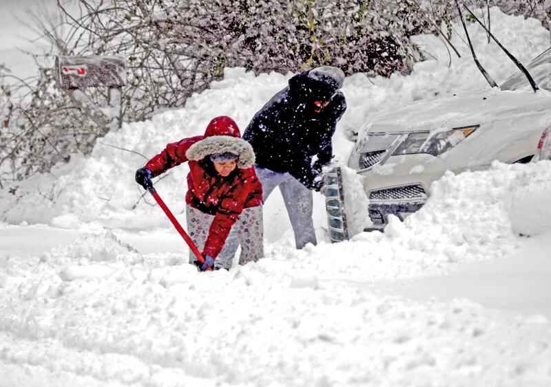 Students must clear out parking lot for snow cleaning